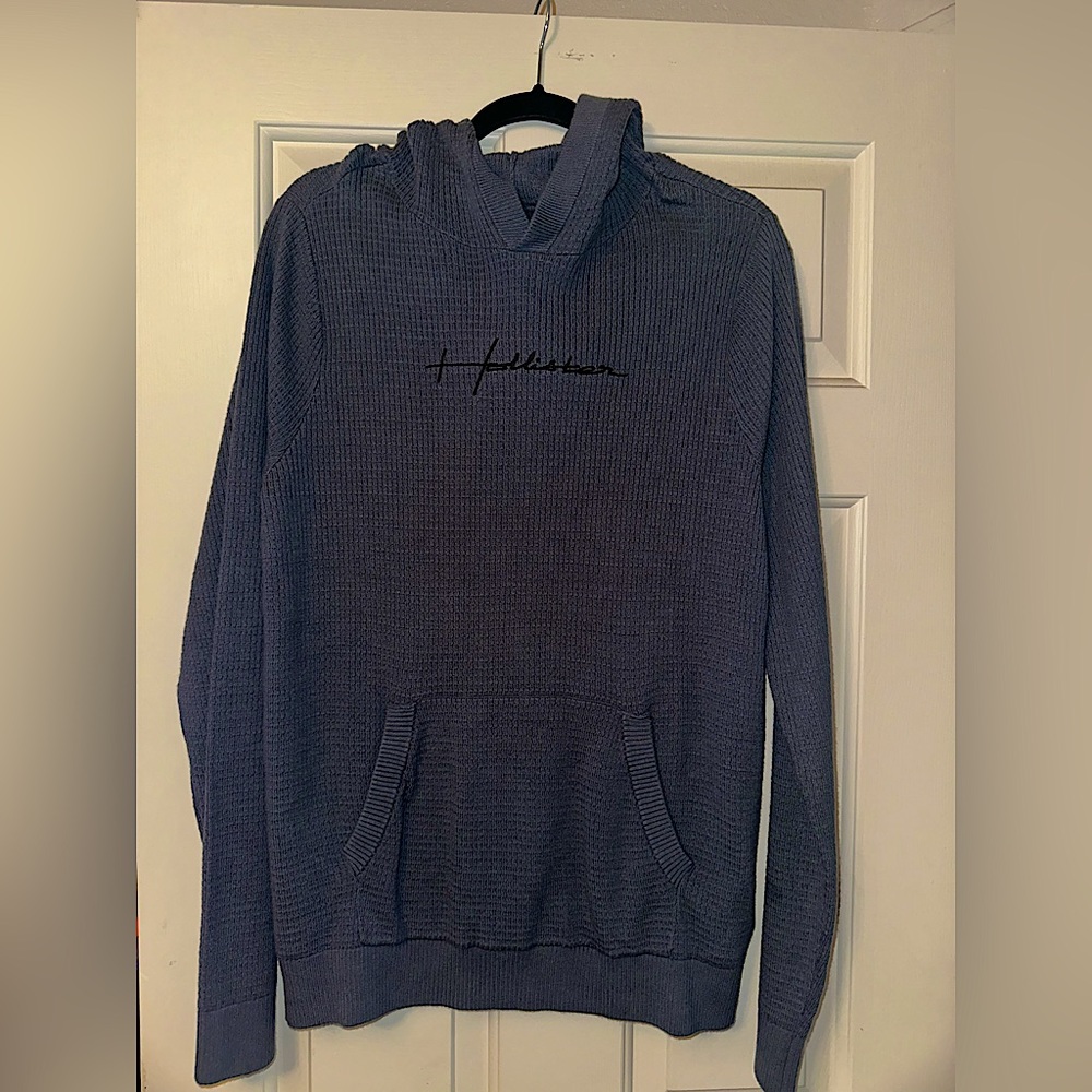 Hollister pullover